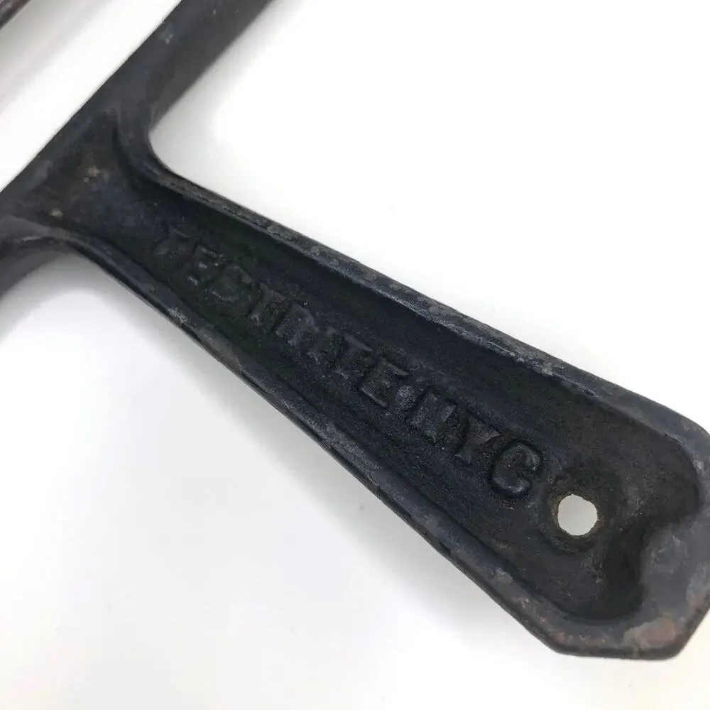 Vintage Testrite NYC Black Metal Rubber Roller